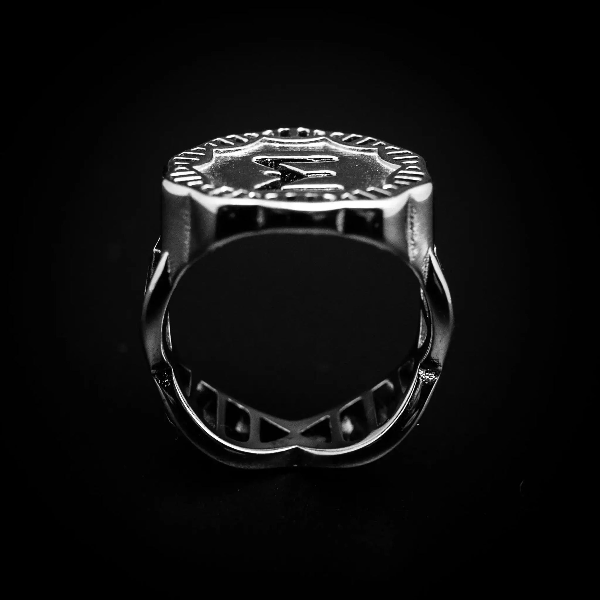Alpha Helix Ring